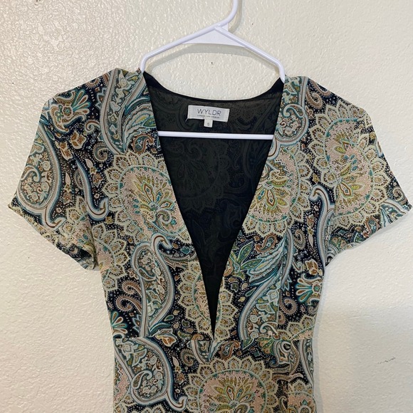 WYLDR Paisley Printed V Neck Maxi Dress W/ Front Split Size Small - Picture 4 of 10